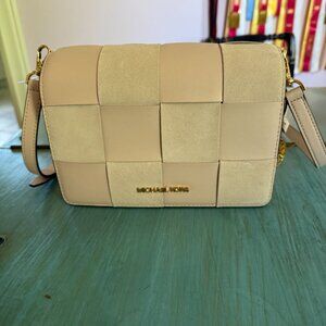 NWT Michael Kors MERCER SM CLUTCH CROSSBODY POWDER BLUSH